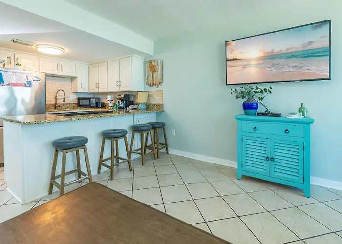 Island Winds West 777 Apartment